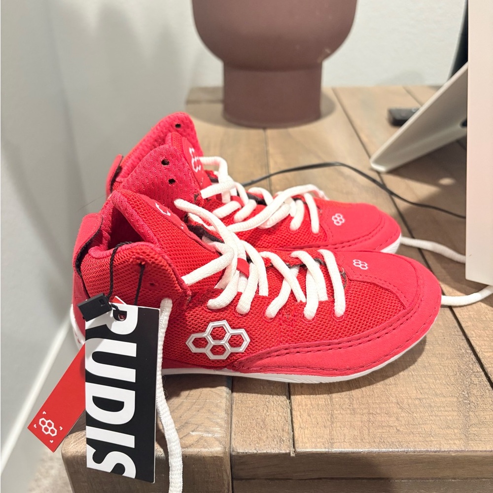 Rudis 
NWT wrestling shoes